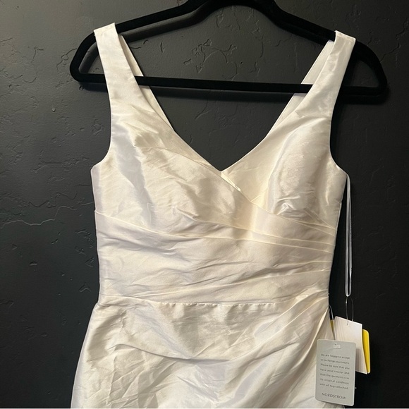 NWT Alfred Sung Size:2 Color: Ivory satin feel - Picture 3 of 14